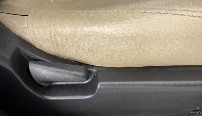 2017 Maruti Wagon R 1.0 VXI, Petrol, Manual, 17,304 km, Driver Side Adjustment Panel