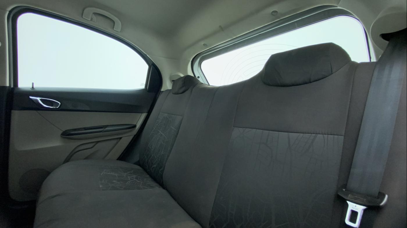 2018 Tata Tiago XZA PETROL, Petrol, Automatic, 1,21,042 km, Right Side Rear Door Cabin