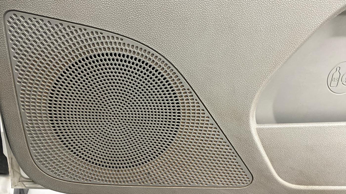 2018 Tata Tiago XZA PETROL, Petrol, Automatic, 1,21,042 km, Speaker