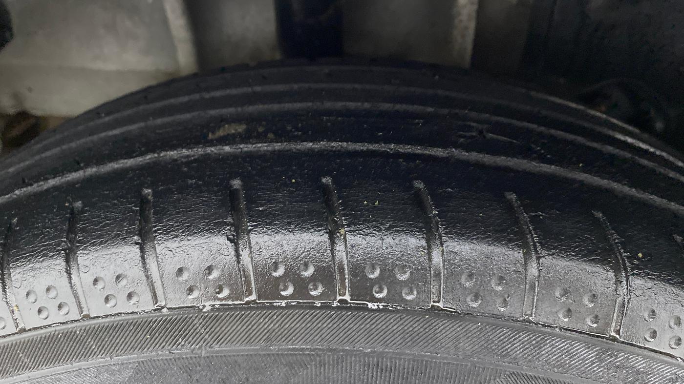 2018 Tata Tiago XZA PETROL, Petrol, Automatic, 1,21,042 km, Right Rear Tyre Tread