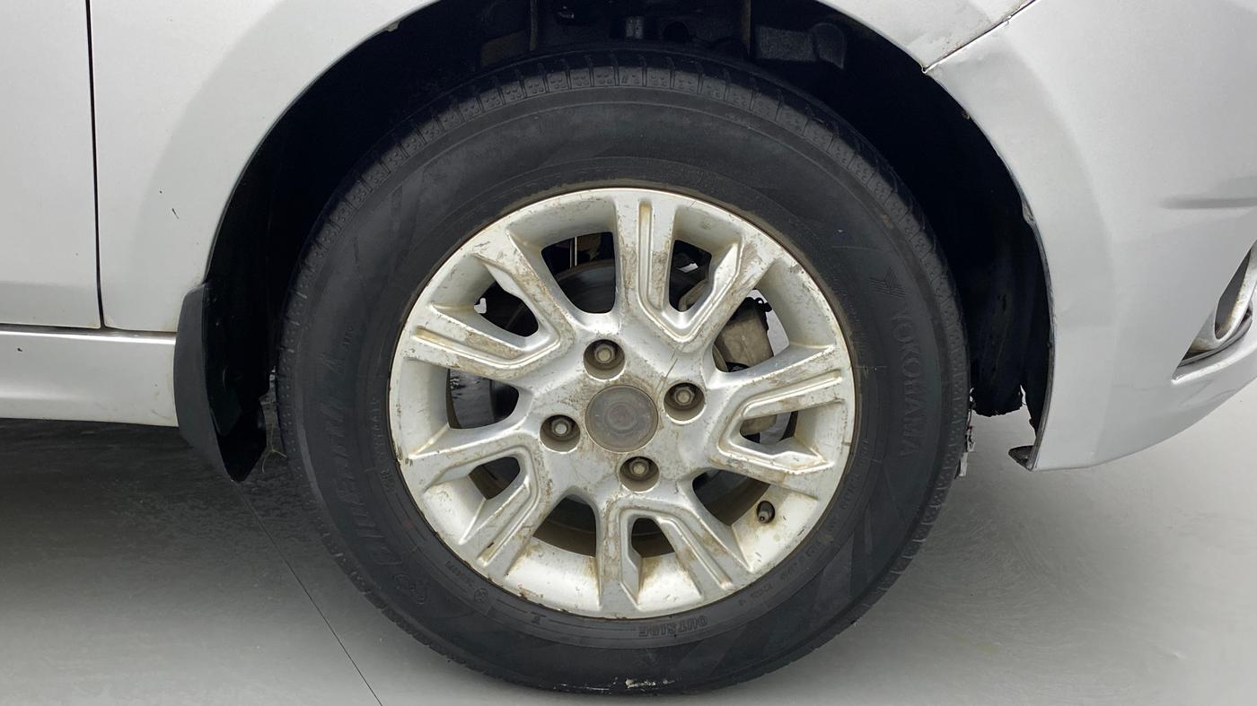2018 Tata Tiago XZA PETROL, Petrol, Automatic, 1,21,042 km, Right Front Wheel