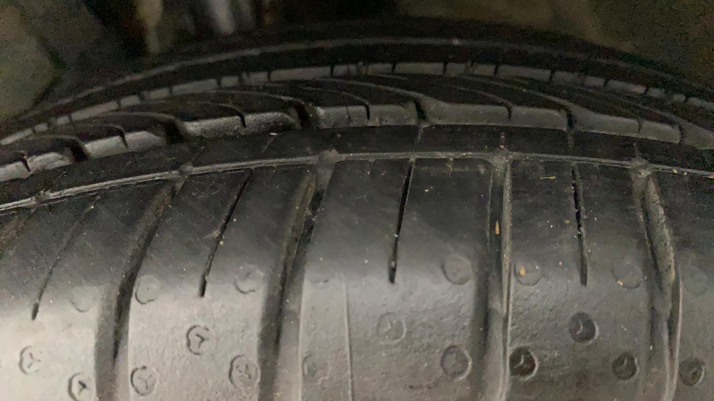 2017 Maruti Baleno ZETA PETROL 1.2, Petrol, Manual, 30,830 km, Left Front Tyre Tread