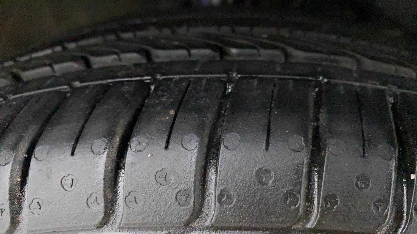 2017 Maruti Baleno ZETA PETROL 1.2, Petrol, Manual, 30,830 km, Right Front Tyre Tread