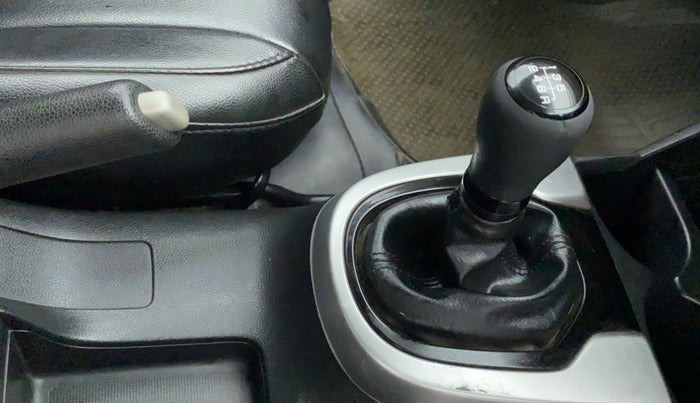2018 Honda WR-V 1.5L I-DTEC VX MT, Diesel, Manual, 1,22,299 km, Gear Lever