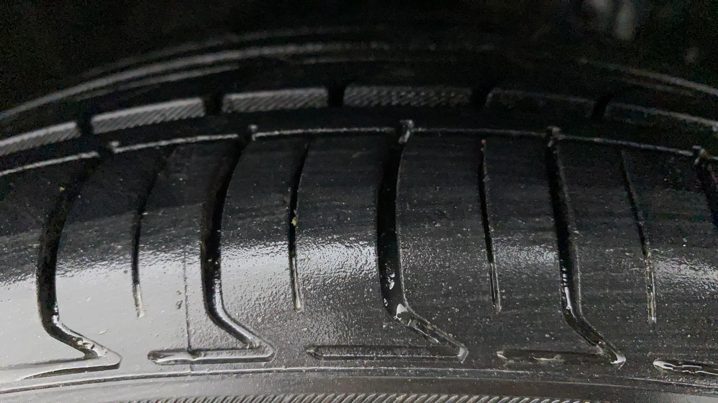 2018 Honda WR-V 1.5L I-DTEC VX MT, Diesel, Manual, 1,22,299 km, Right Front Tyre Tread