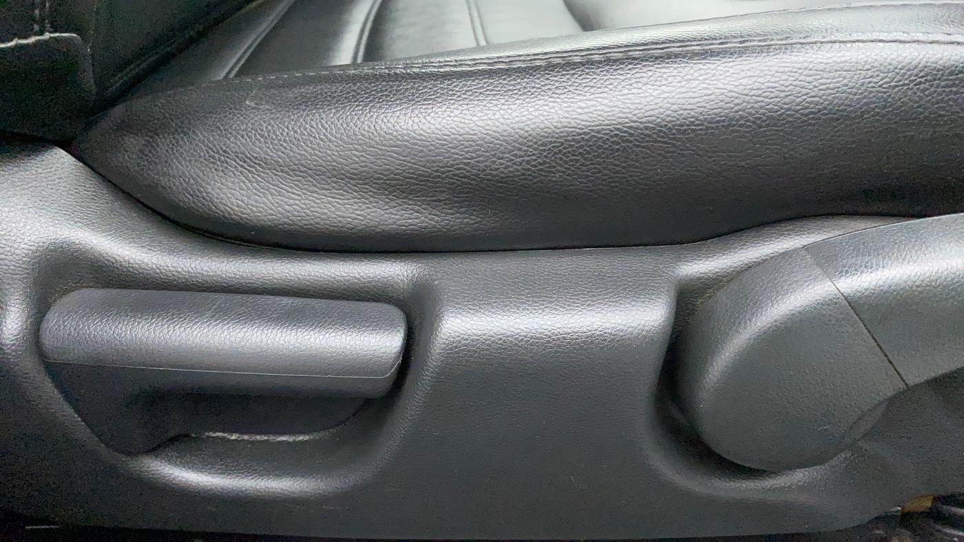 2018 Honda WR-V 1.5L I-DTEC VX MT, Diesel, Manual, 1,22,299 km, Driver Side Adjustment Panel