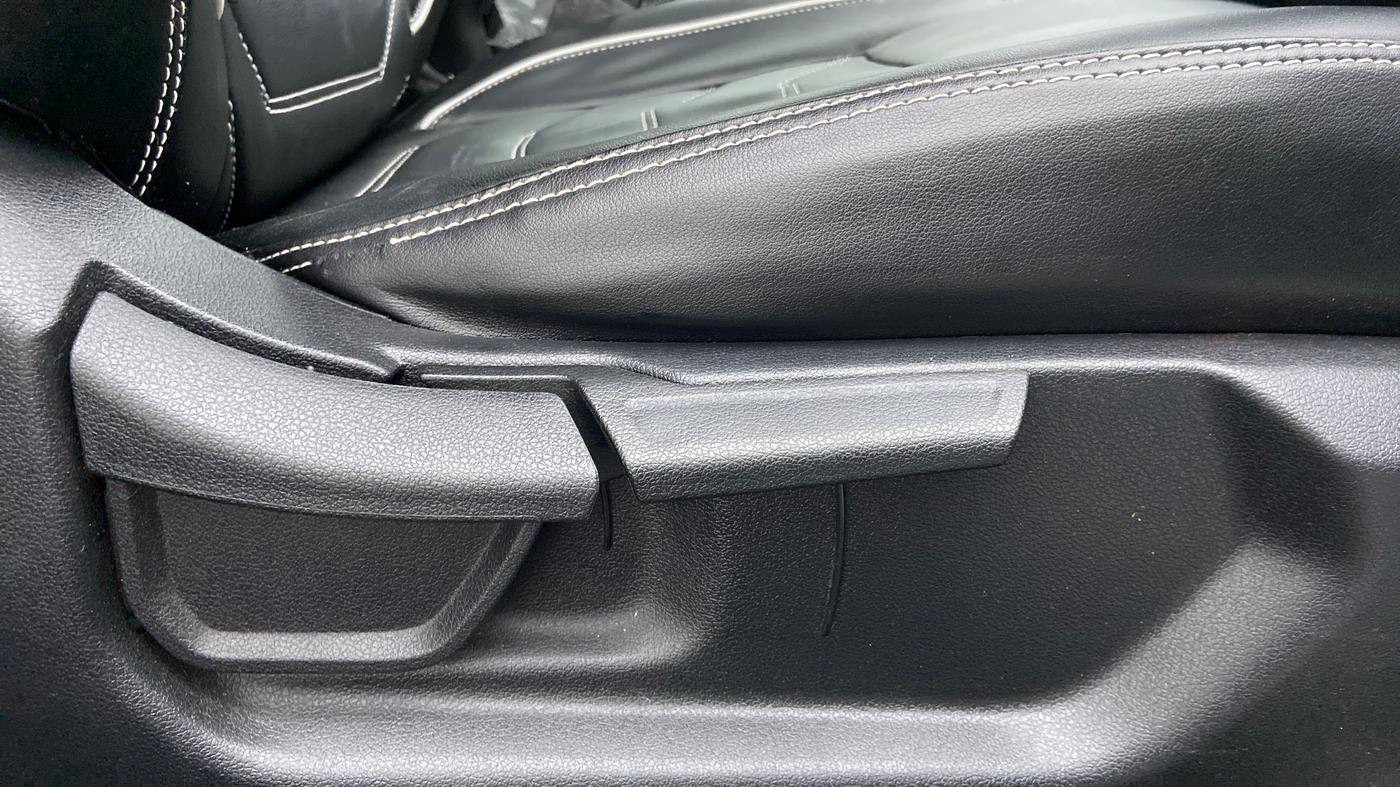 2020 Hyundai NEW I20 SPORTZ 1.0T GDI IMT, Petrol, Manual, 5,118 km, Driver Side Adjustment Panel