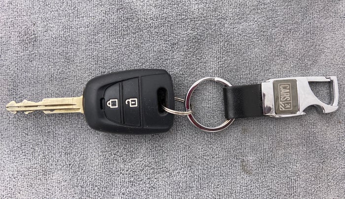 2019 Hyundai Grand i10 MAGNA 1.2 KAPPA VTVT, Petrol, Manual, 33,731 km, Key Close Up