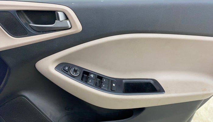 2018 Hyundai Elite i20 ASTA 1.2  CVT, Petrol, Automatic, 63,831 km, Driver Side Door Panels Control