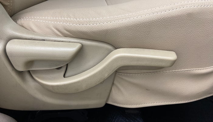 2014 Honda Mobilio 1.5 V I DTEC, Diesel, Manual, 78,595 km, Driver Side Adjustment Panel