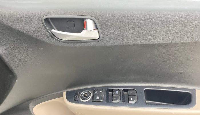 2018 Hyundai Grand i10 SPORTZ 1.2 KAPPA VTVT, Petrol, Manual, 59,115 km, Driver Side Door Panels Control