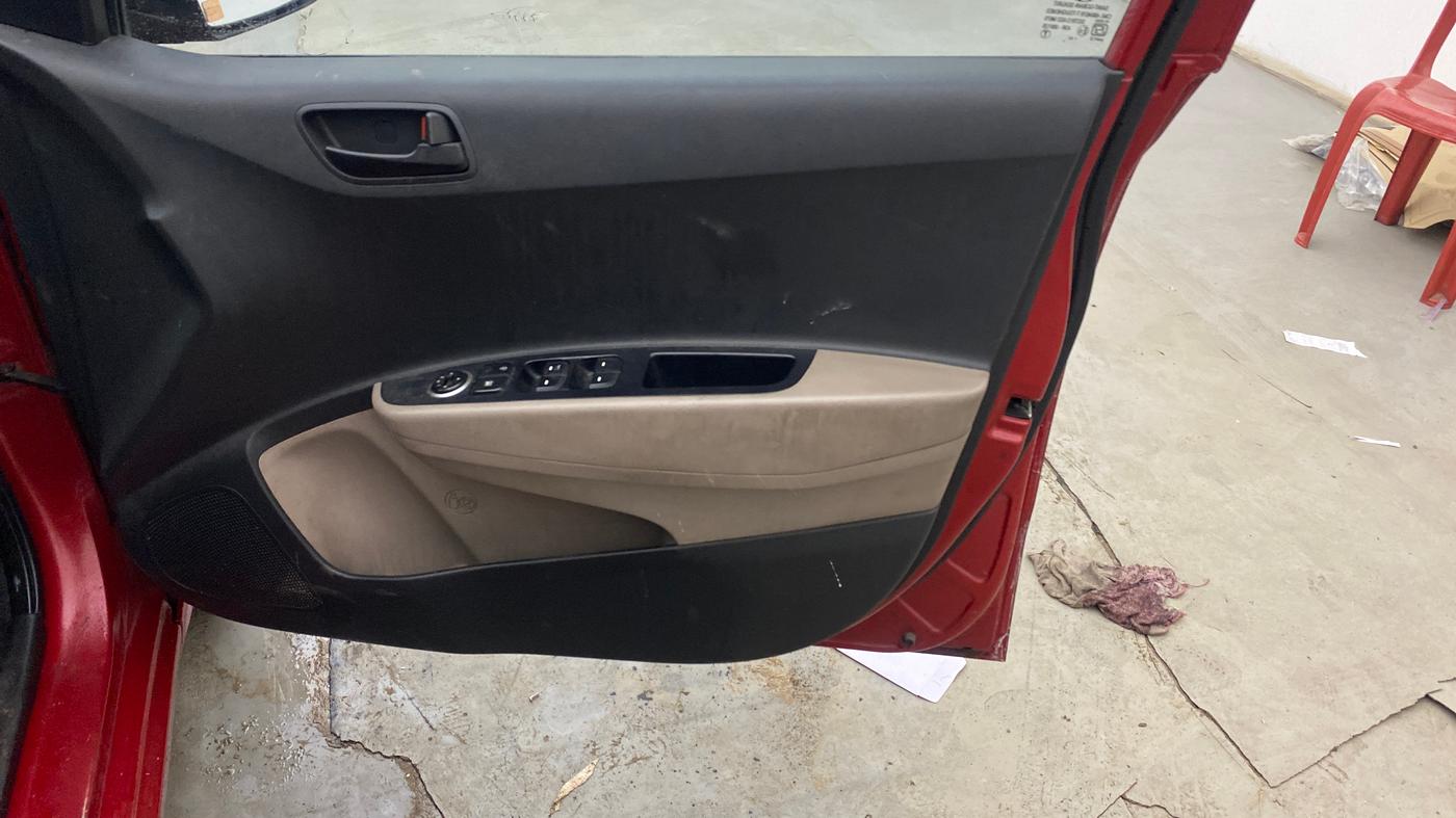 2018 Hyundai Grand i10 MAGNA 1.2 KAPPA VTVT, Petrol, Manual, 66,108 km, Driver Side Door Panels Control