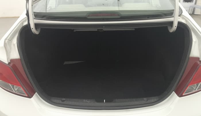 2016 Hyundai Verna FLUIDIC 1.6 VTVT S O AT, Petrol, Automatic, 61,032 km, Boot Inside