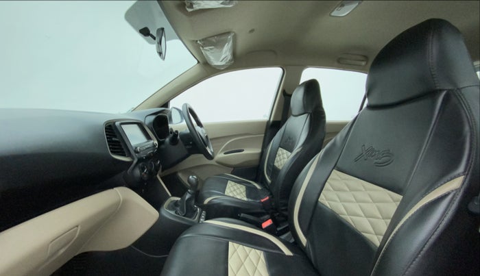 2018 Hyundai NEW SANTRO SPORTZ CNG, CNG, Manual, 57,759 km, Right Side Front Door Cabin