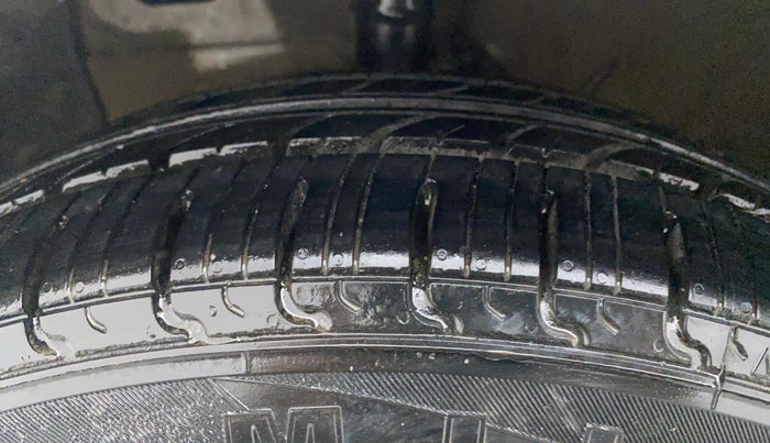 2018 Hyundai NEW SANTRO SPORTZ CNG, CNG, Manual, 57,759 km, Left Front Tyre Tread
