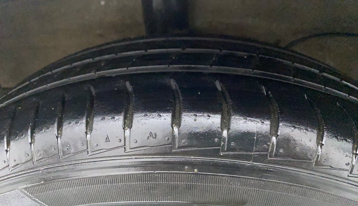2018 Hyundai NEW SANTRO SPORTZ CNG, CNG, Manual, 57,759 km, Right Rear Tyre Tread