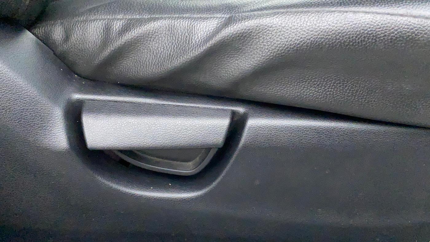 2018 Hyundai NEW SANTRO SPORTZ CNG, CNG, Manual, 57,759 km, Driver Side Adjustment Panel