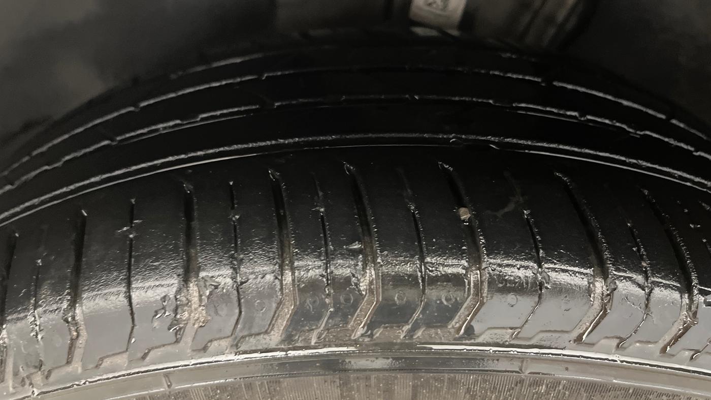 2023 Volkswagen VIRTUS GT PLUS TSI 1.5 EVO DSG, Petrol, Automatic, 28,663 km, Left Front Tyre Tread