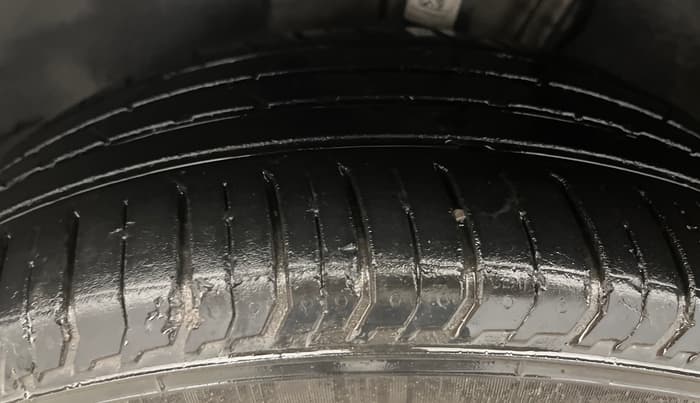 2023 Volkswagen VIRTUS GT PLUS TSI 1.5 EVO DSG, Petrol, Automatic, 28,506 km, Left Front Tyre Tread