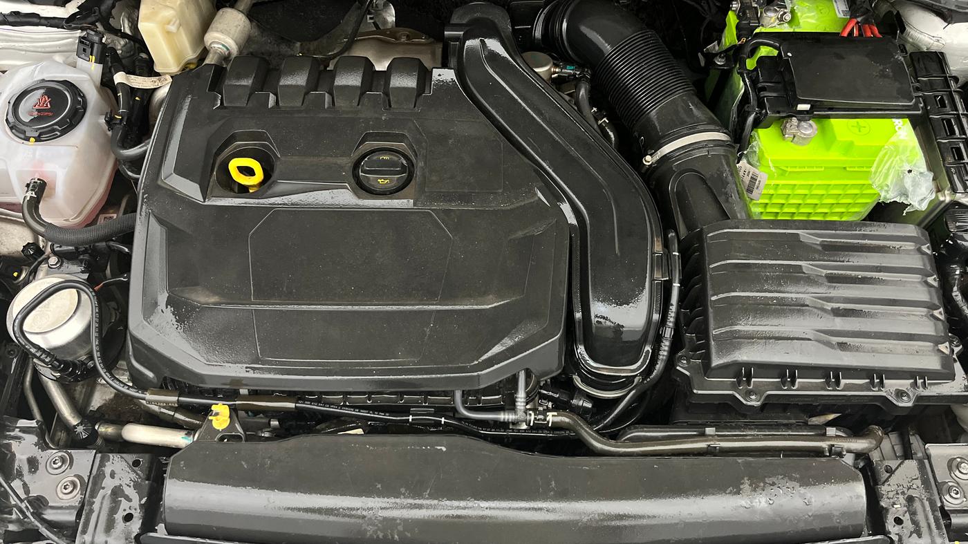2023 Volkswagen VIRTUS GT PLUS TSI 1.5 EVO DSG, Petrol, Automatic, 28,663 km, Engine View
