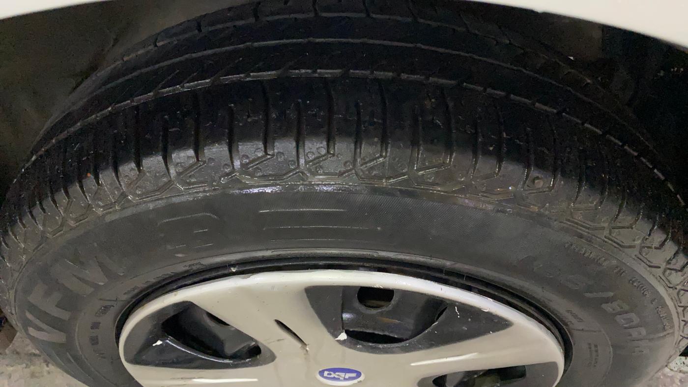 2013 Maruti Swift VDI, Diesel, Manual, 83,985 km, Left Front Tyre Tread