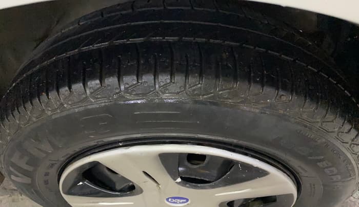 2013 Maruti Swift VDI, Diesel, Manual, 83,985 km, Left Front Tyre Tread