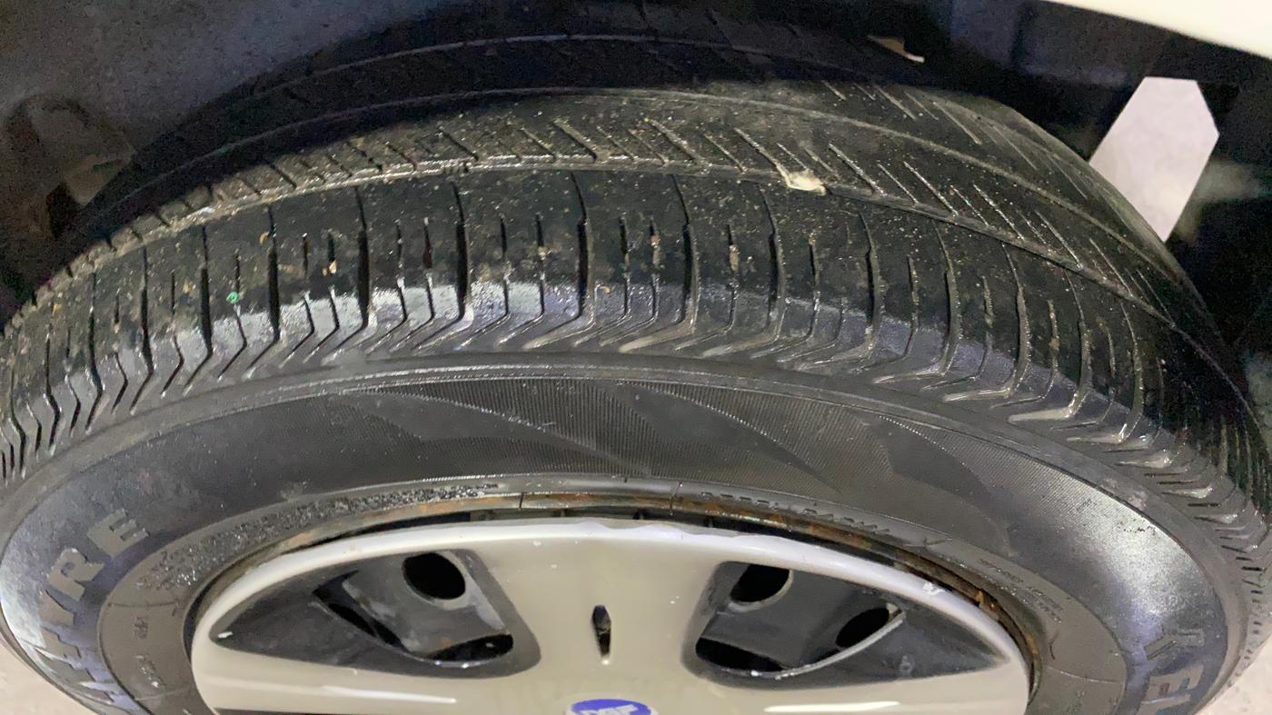 2013 Maruti Swift VDI, Diesel, Manual, 83,985 km, Left Rear Tyre Tread