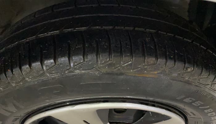 2013 Maruti Swift VDI, Diesel, Manual, 83,985 km, Right Front Tyre Tread