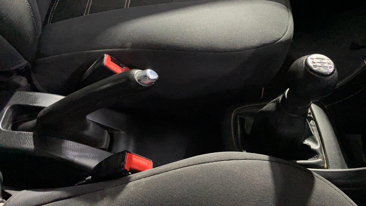 2013 Maruti Swift VDI, Diesel, Manual, 83,985 km, Gear Lever