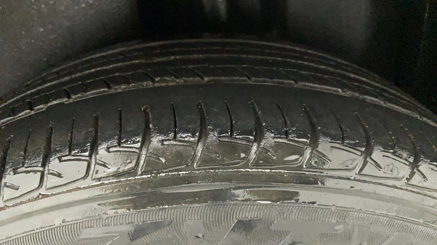 2017 Volkswagen Polo HIGHLINE1.2L, Petrol, Manual, 65,363 km, Left Rear Tyre Tread