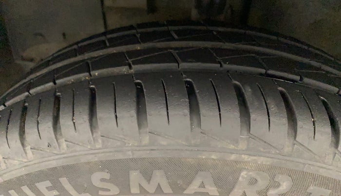 2020 Renault Kwid RXT 1.0 (O), Petrol, Manual, 11,889 km, Left Front Tyre Tread