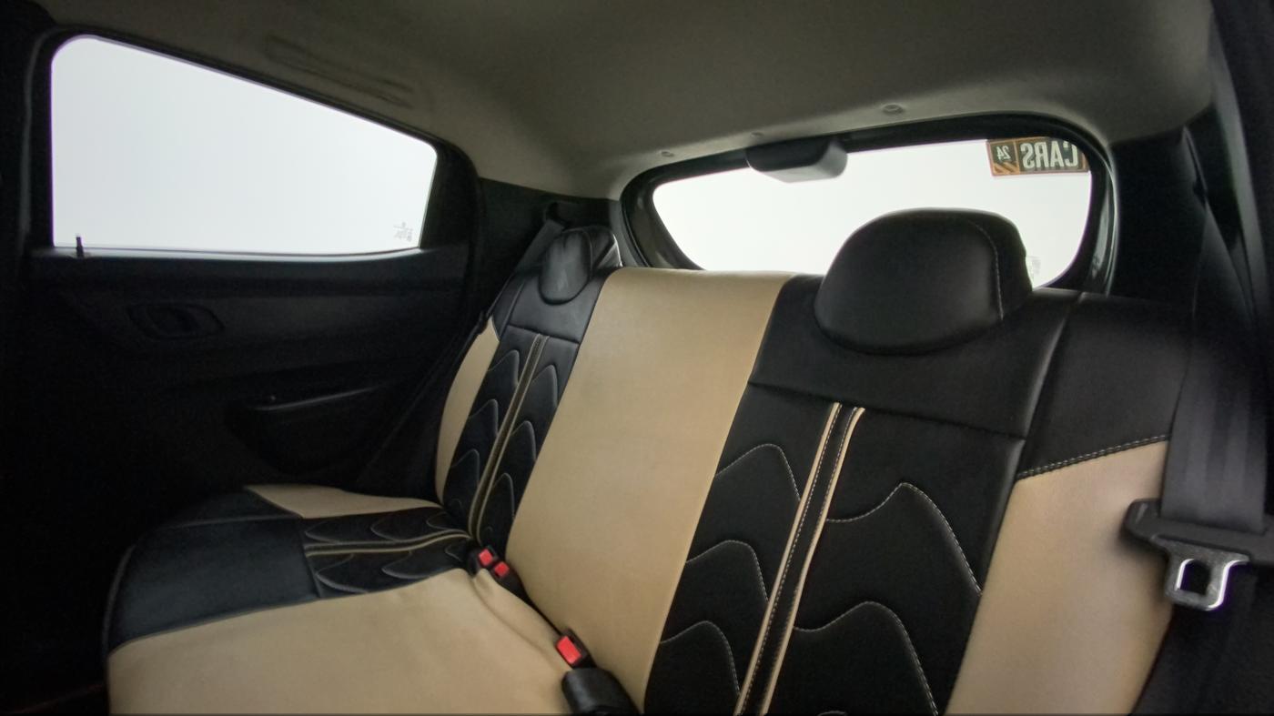 2020 Renault Kwid RXT 1.0 (O), Petrol, Manual, 11,889 km, Right Side Rear Door Cabin