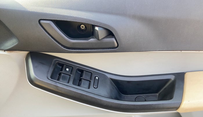 2021 Tata Tiago XT (O) PETROL, Petrol, Manual, 44,369 km, Driver Side Door Panels Control