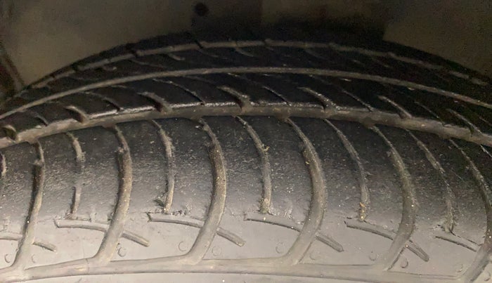 2016 Maruti Celerio VXI AMT (O), Petrol, Automatic, 13,431 km, Left Front Tyre Tread