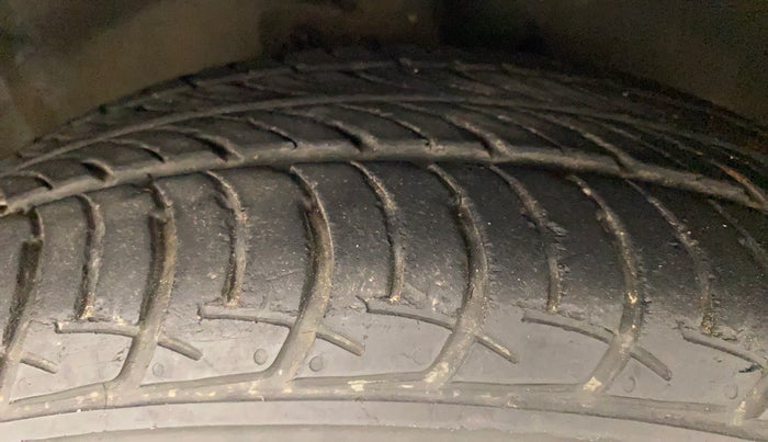 2016 Maruti Celerio VXI AMT (O), Petrol, Automatic, 13,431 km, Right Front Tyre Tread