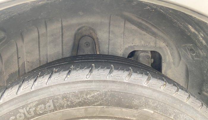 2020 Mahindra XUV300 W8 1.2 PETROL, Petrol, Manual, 81,792 km, Right Rear Tyre Tread