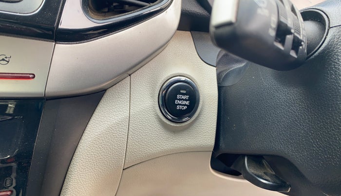 2020 Mahindra XUV300 W8 1.2 PETROL, Petrol, Manual, 81,792 km, Keyless Start/ Stop Button