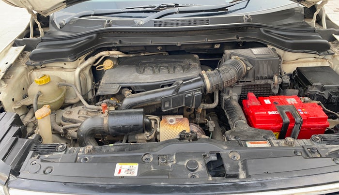 2020 Mahindra XUV300 W8 1.2 PETROL, Petrol, Manual, 81,792 km, Engine View