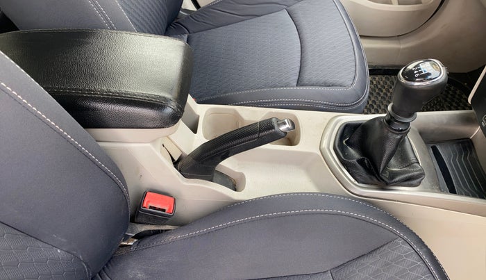 2020 Mahindra XUV300 W8 1.2 PETROL, Petrol, Manual, 81,792 km, Gear Lever