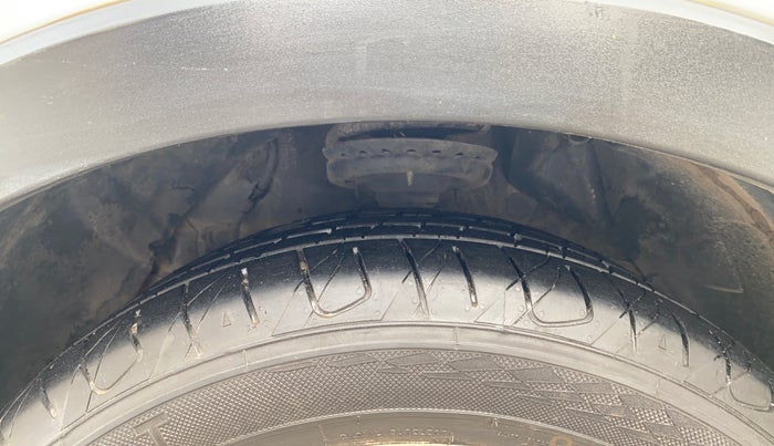 2020 Mahindra XUV300 W8 1.2 PETROL, Petrol, Manual, 81,792 km, Left Front Tyre Tread