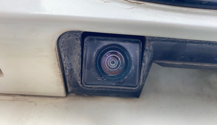 2020 Mahindra XUV300 W8 1.2 PETROL, Petrol, Manual, 81,792 km, Parking Camera