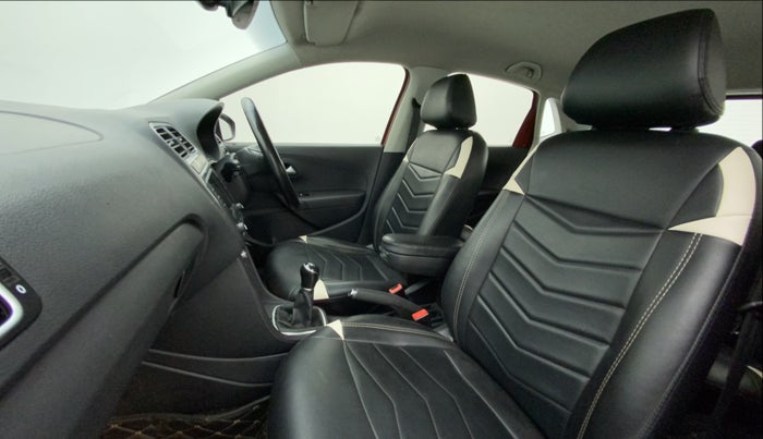 2018 Volkswagen Polo HIGHLINE PLUS 1.5 16 ALLOY, Diesel, Manual, 1,06,275 km, Right Side Front Door Cabin