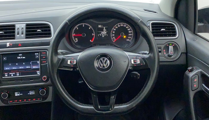 2018 Volkswagen Polo HIGHLINE PLUS 1.5 16 ALLOY, Diesel, Manual, 1,06,275 km, Steering Wheel Close Up