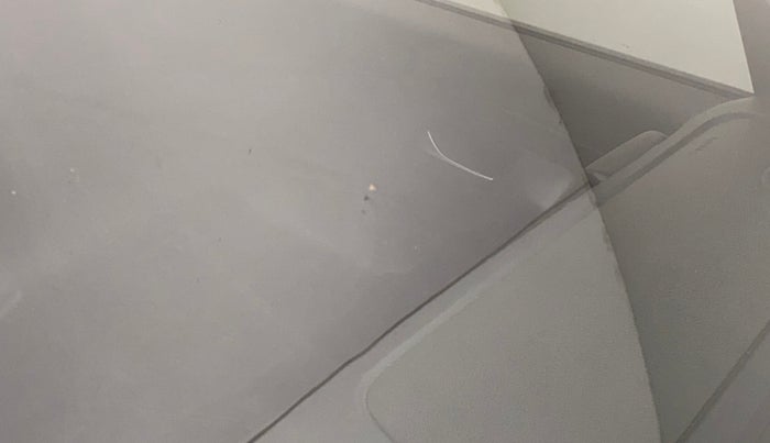 2018 Volkswagen Polo HIGHLINE PLUS 1.5 16 ALLOY, Diesel, Manual, 1,06,275 km, Front windshield - Minor spot on windshield