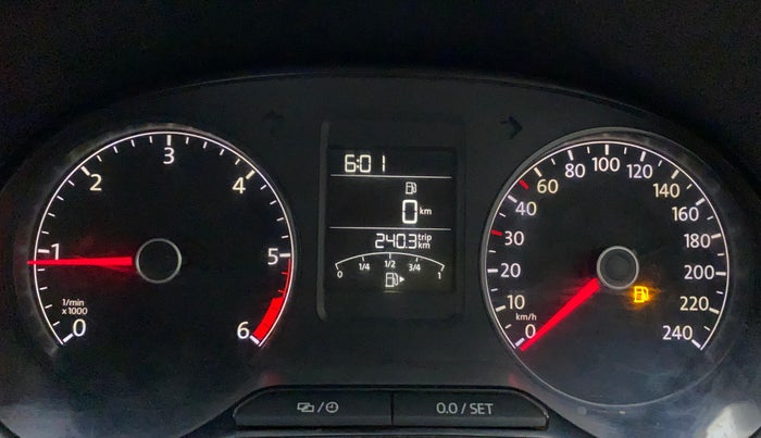 2018 Volkswagen Polo HIGHLINE PLUS 1.5 16 ALLOY, Diesel, Manual, 1,06,275 km, Odometer Image