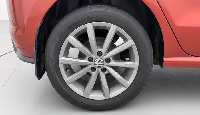 2018 Volkswagen Polo HIGHLINE PLUS 1.5 16 ALLOY, Diesel, Manual, 1,06,275 km, Right Rear Wheel