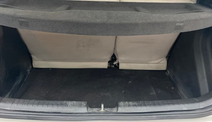 2016 Hyundai Elite i20 ASTA 1.2 (O), Petrol, Manual, 1,12,943 km, Boot Inside