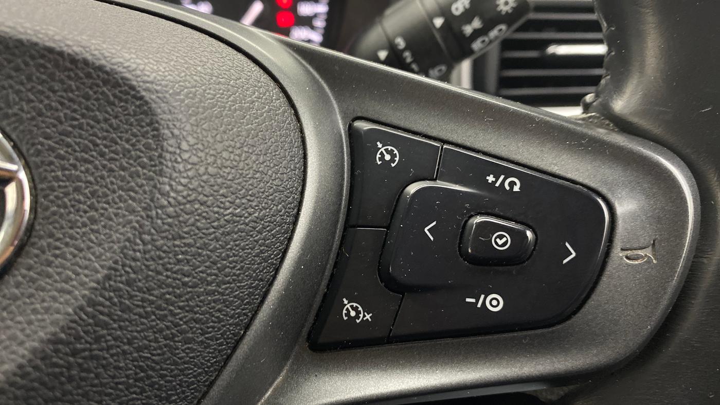 2022 Tata PUNCH CREATIVE  AMT, Petrol, Automatic, 55,536 km, Adaptive Cruise Control