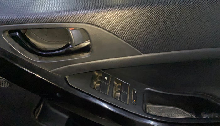 2022 Tata NEXON XZ PLUS PETROL DARK EDITION, Petrol, Manual, 40,079 km, Driver Side Door Panels Control