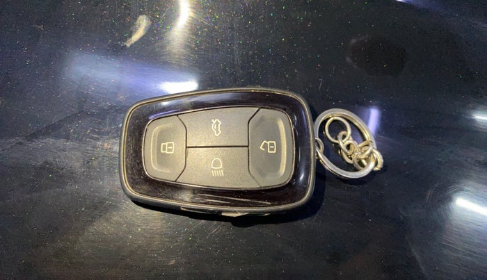 2022 Tata NEXON XZ PLUS PETROL DARK EDITION, Petrol, Manual, 40,079 km, Key Close Up